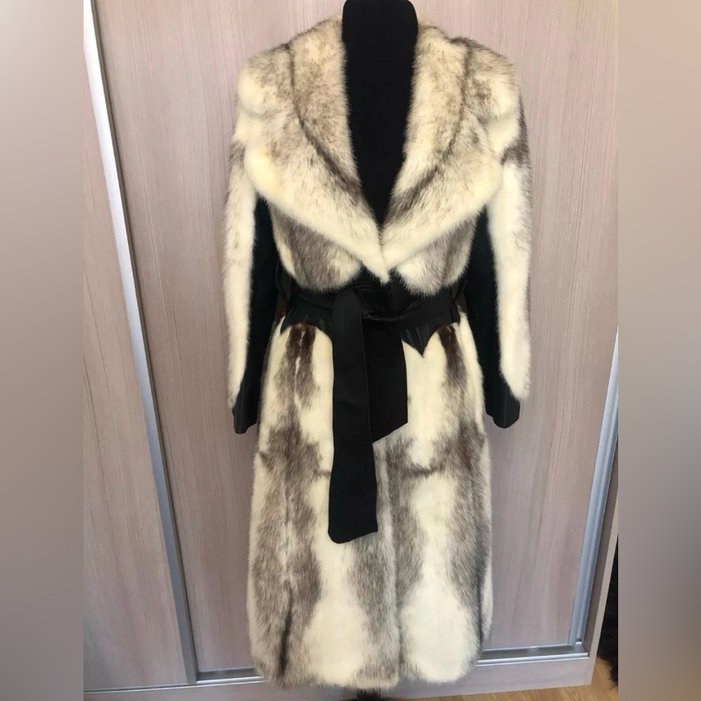 Woman Cross Mink Fur Coat. White Mink Coat With Belt - Picture 4 of 9